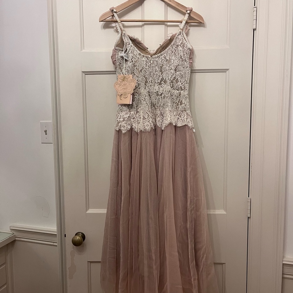Delicate Flower-Embellished Lace Corset Dress in Blush - Picture 5 of 7